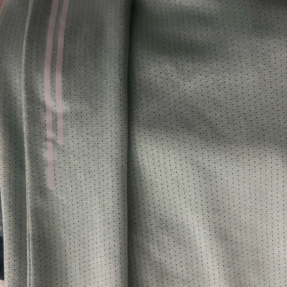 Kenneth Cole branded Soft active tee/shirt for sale for Men size Large - Picture 5 of 8